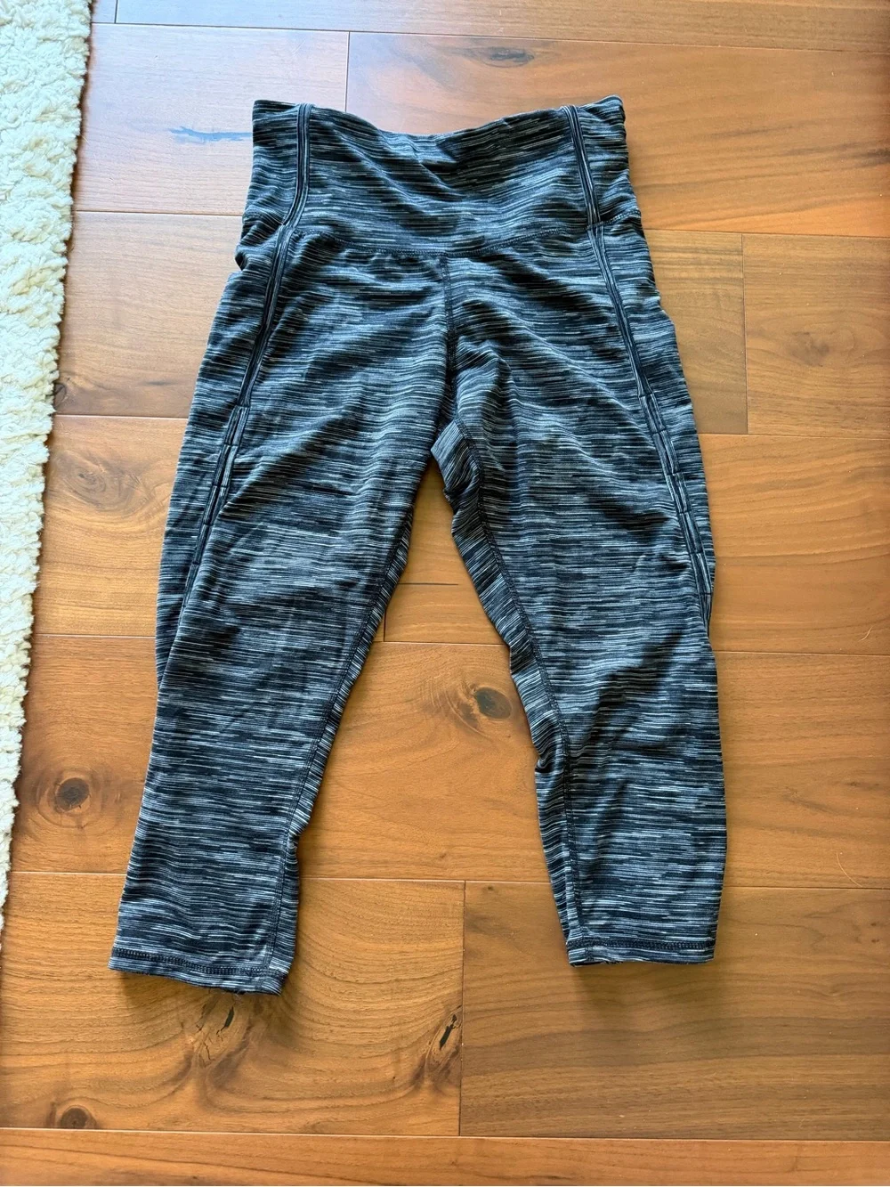 Champion Women's Space-Dye Capri Leggings - Black & Gray